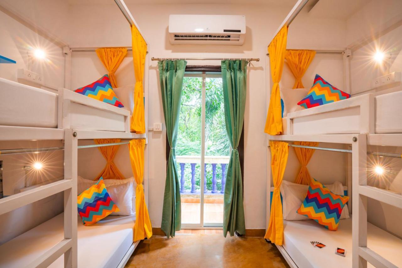 Gostops Plus Goa Vagator Old Goa Luaran gambar